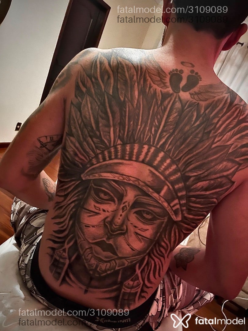 Acompanhante homem com cabelo castanho de olhos castanhos - Ricardo