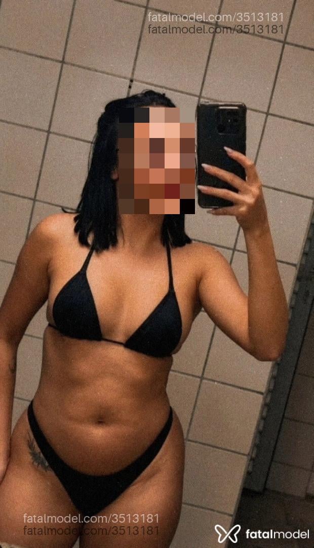 Acompanhante mulher com cabelo castanho de olhos castanhos - Carlinha