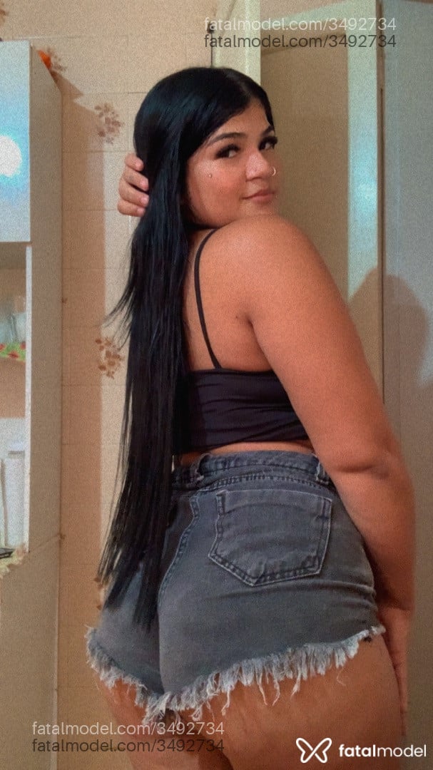 Acompanhante mulher morena (o) de olhos pretos - Stefani