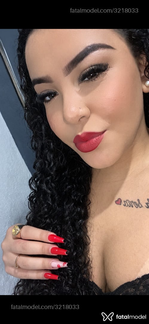 Acompanhante mulher morena (o) de olhos castanhos - Morena May