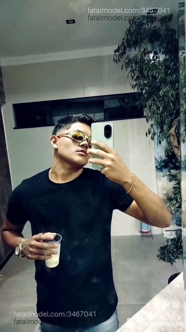 Acompanhante homem morena (o) de olhos castanhos - Lucas Correa