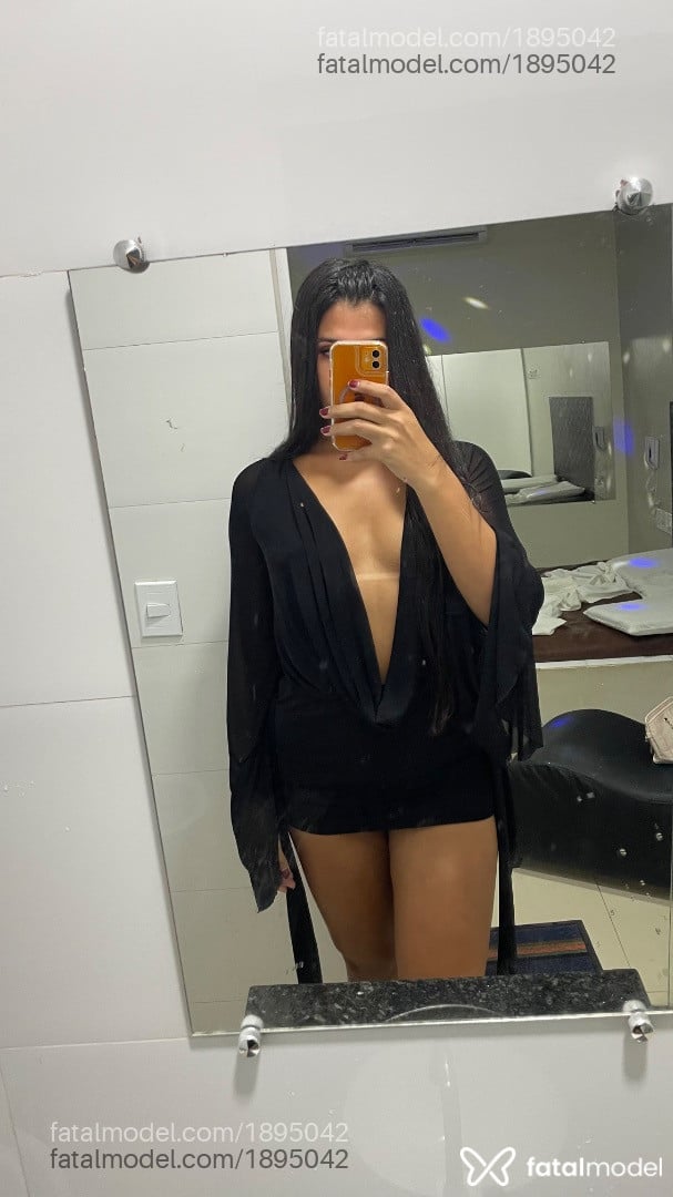 Acompanhante mulher trans morena (o) de olhos castanhos - Yasmin