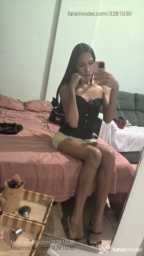 Acompanhante mulher trans morena (o) de olhos castanhos - Angel