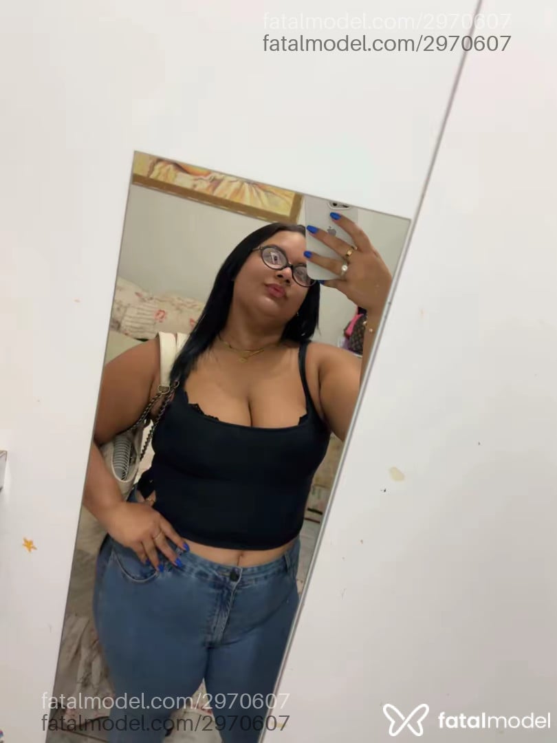 Acompanhante mulher morena (o) de olhos castanhos - Evilyn