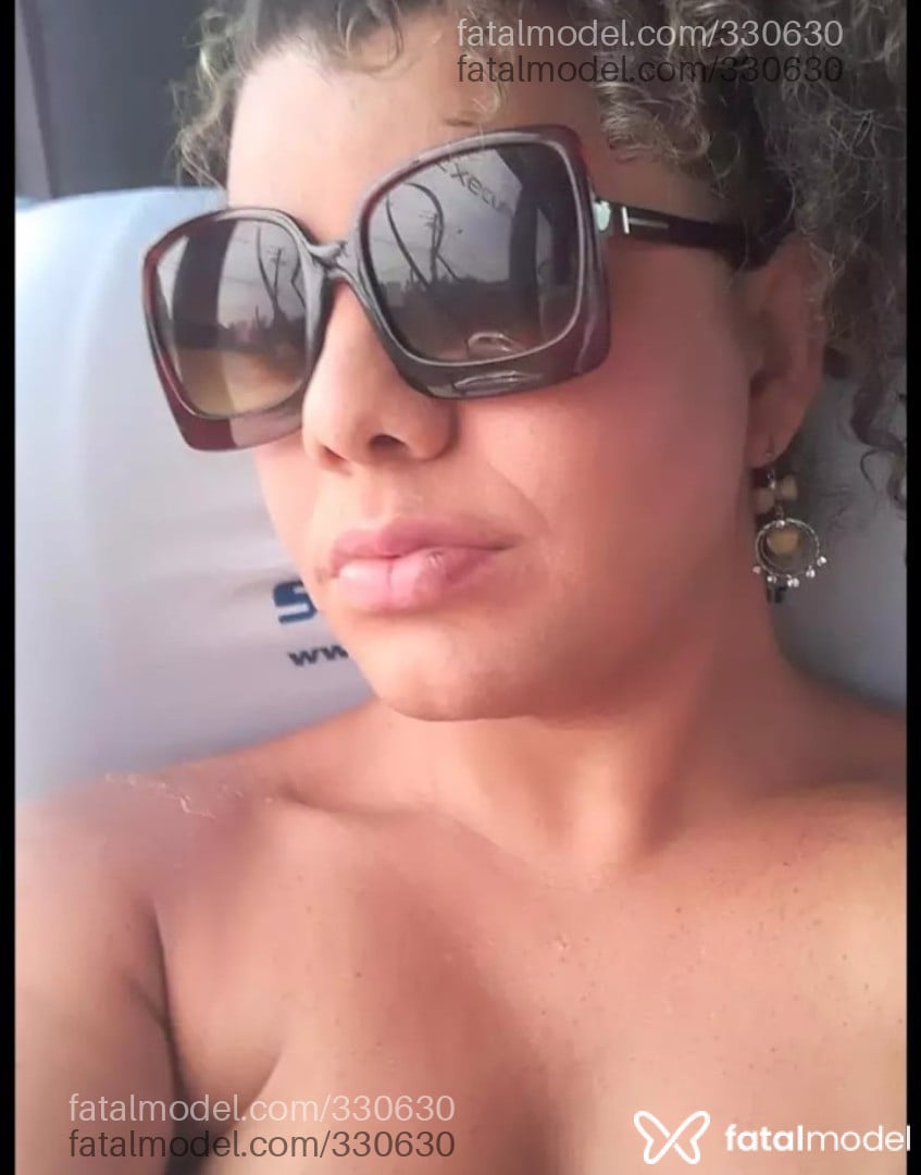 Acompanhante mulher trans com cabelo castanho de olhos castanhos - Fernanda