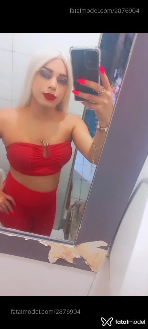 Acompanhante mulher trans loira (o) de olhos castanhos - Darla Carvalho