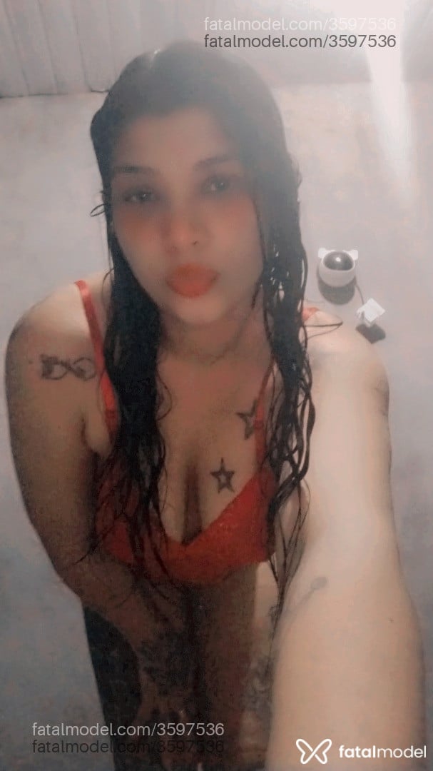 Acompanhante mulher com cabelo castanho de olhos castanhos - GabyCereja