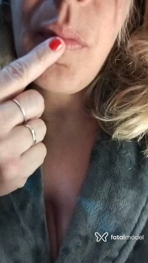 Acompanhante mulher loira (o) de olhos mel - Priscila Moreira