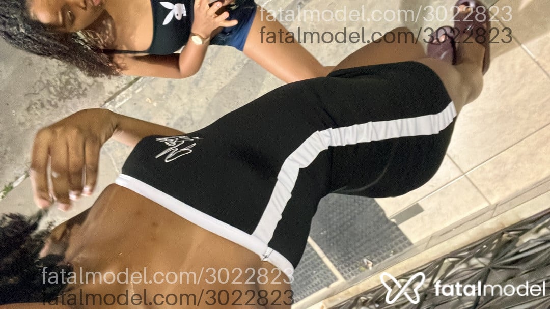Acompanhante mulher trans morena (o) de olhos pretos - Moraes