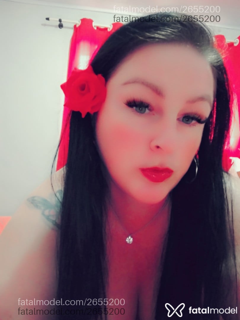 Acompanhante mulher morena (o) de olhos verdes - Ruby Acompanhante mulher morena (o) de olhos verdes - Ruby