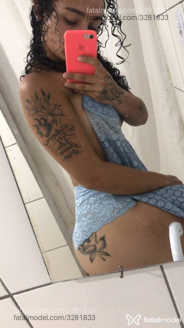 Acompanhante mulher morena (o) de olhos castanhos - Manuela