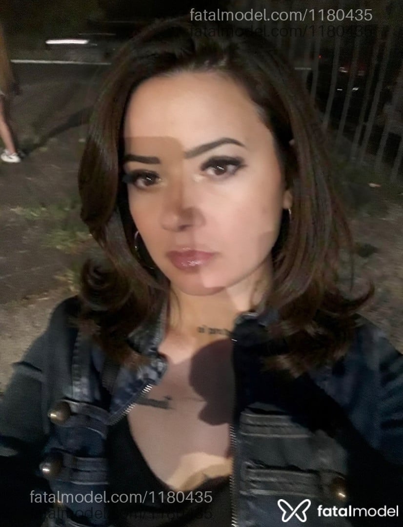 Acompanhante mulher morena (o) de olhos castanhos - Aline Firee
