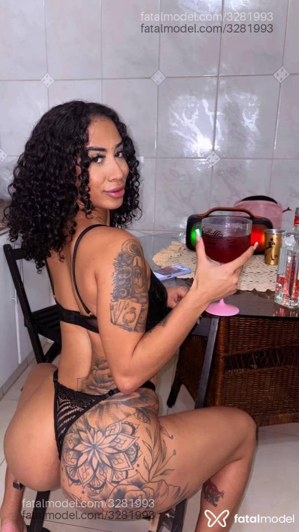 Acompanhante mulher morena (o) de olhos castanhos - Tifany