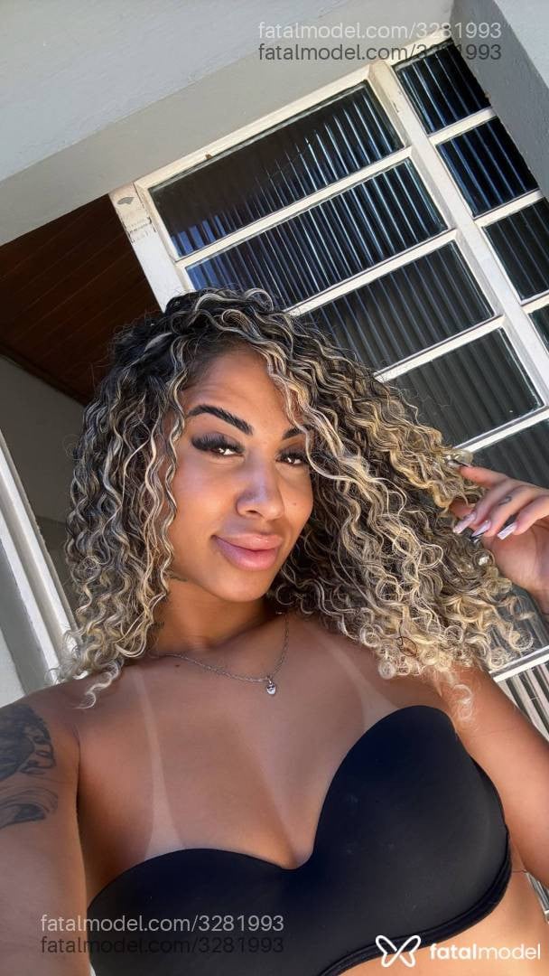 Acompanhante mulher morena (o) de olhos castanhos - Tifany