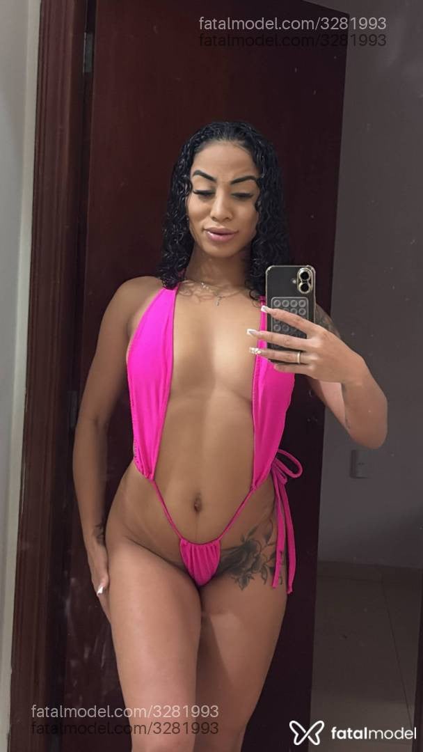 Acompanhante mulher morena (o) de olhos castanhos - Tifany