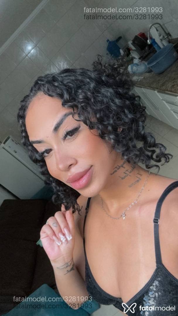 Acompanhante mulher morena (o) de olhos castanhos - Tifany