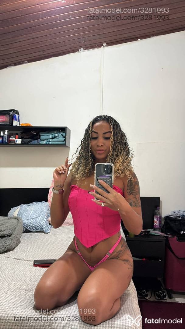 Acompanhante mulher morena (o) de olhos castanhos - Tifany
