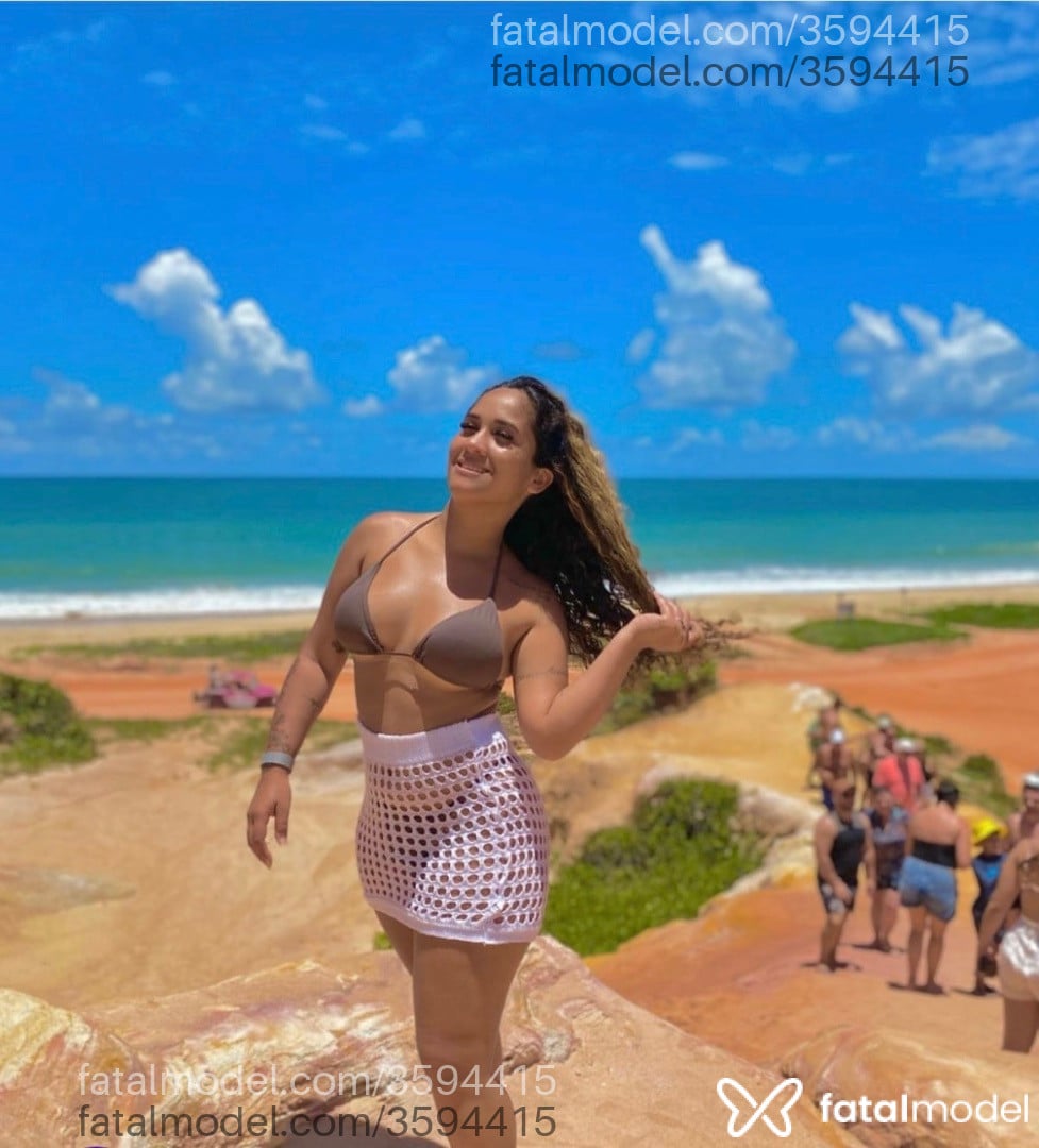 Acompanhante mulher com cabelo castanho de olhos pretos - Raissa