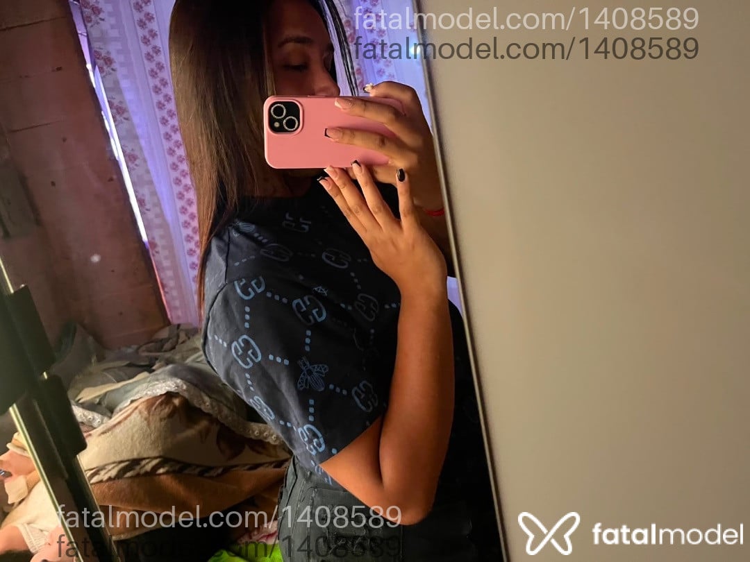 Acompanhante travesti com cabelo castanho de olhos castanhos - Loendy alves