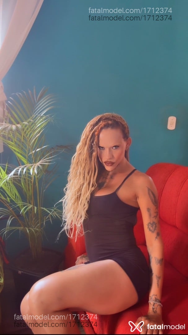 Acompanhante mulher trans ruiva (o) de olhos castanhos - Lala Lisa