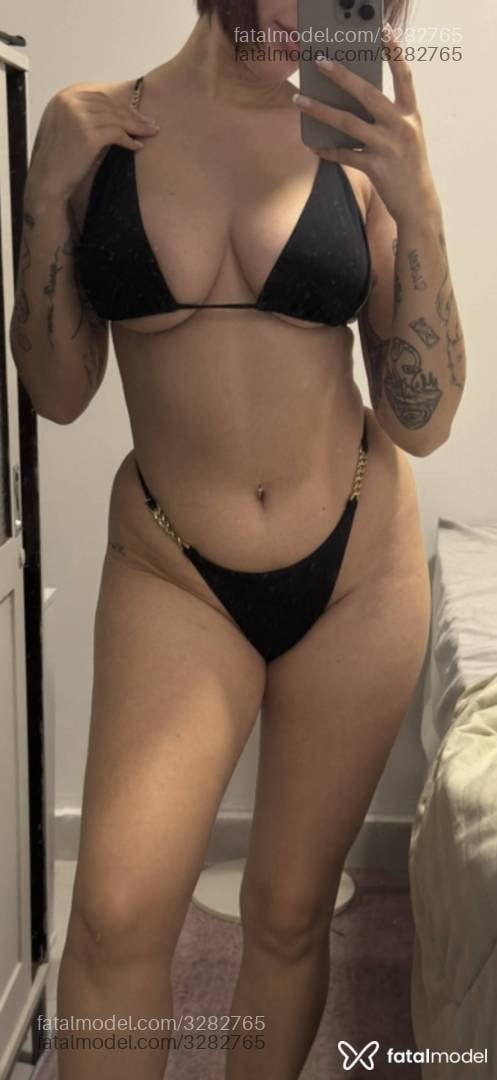 Acompanhante mulher com cabelo castanho de olhos castanhos - Mille