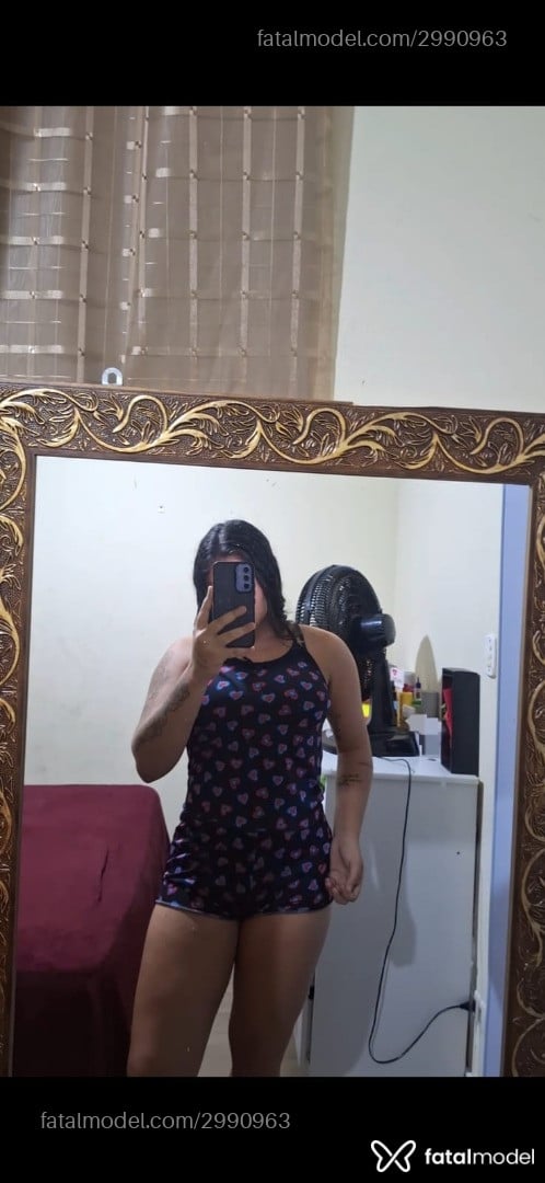 Acompanhante mulher morena (o) de olhos pretos - Alice