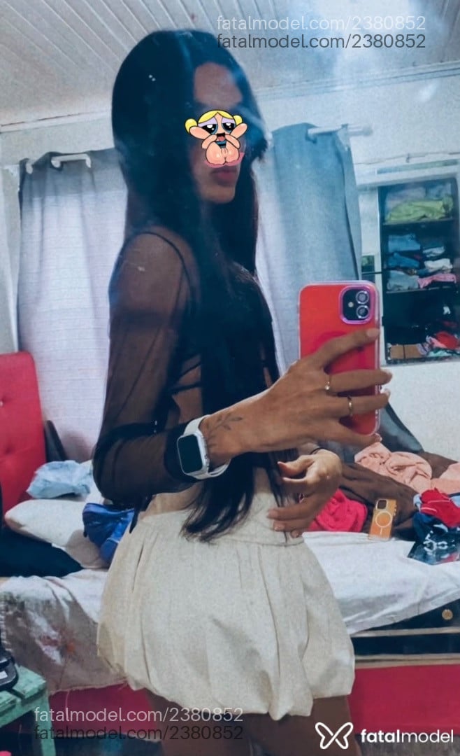 Acompanhante mulher trans morena (o) de olhos pretos - Kimberly Santos