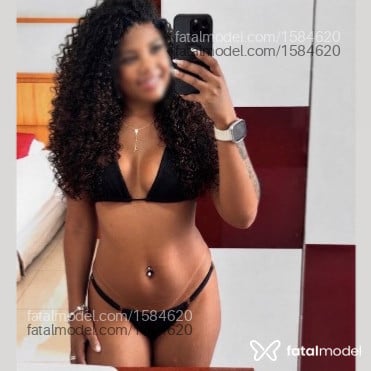 Acompanhante mulher com cabelo castanho de olhos castanhos - Yasmin Prado