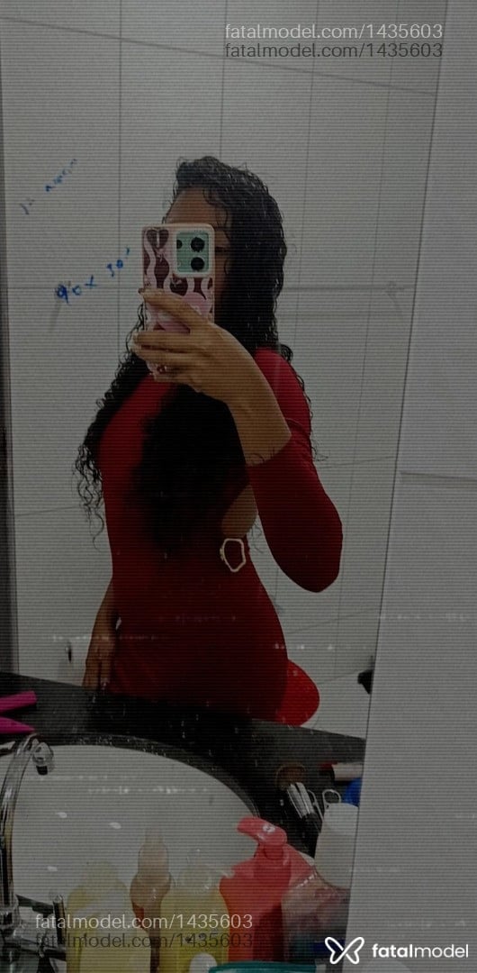 Acompanhante mulher com cabelo castanho de olhos castanhos - Yanca Oliver