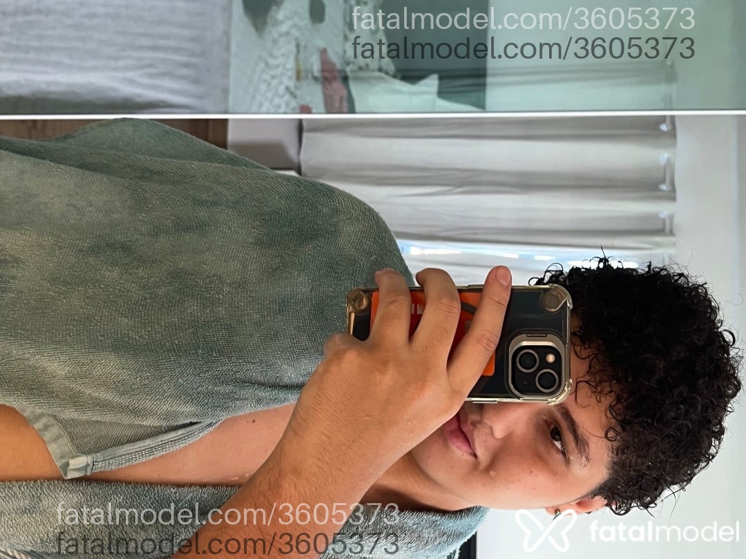 Acompanhante homem com cabelo castanho de olhos castanhos - Kauan