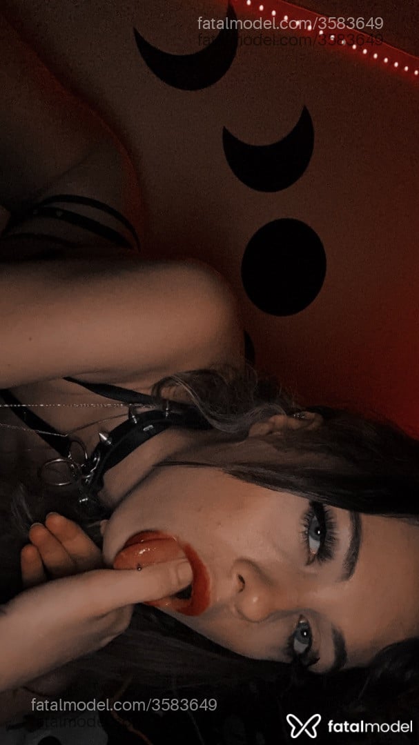 Acompanhante mulher ruiva (o) de olhos azuis - Becky