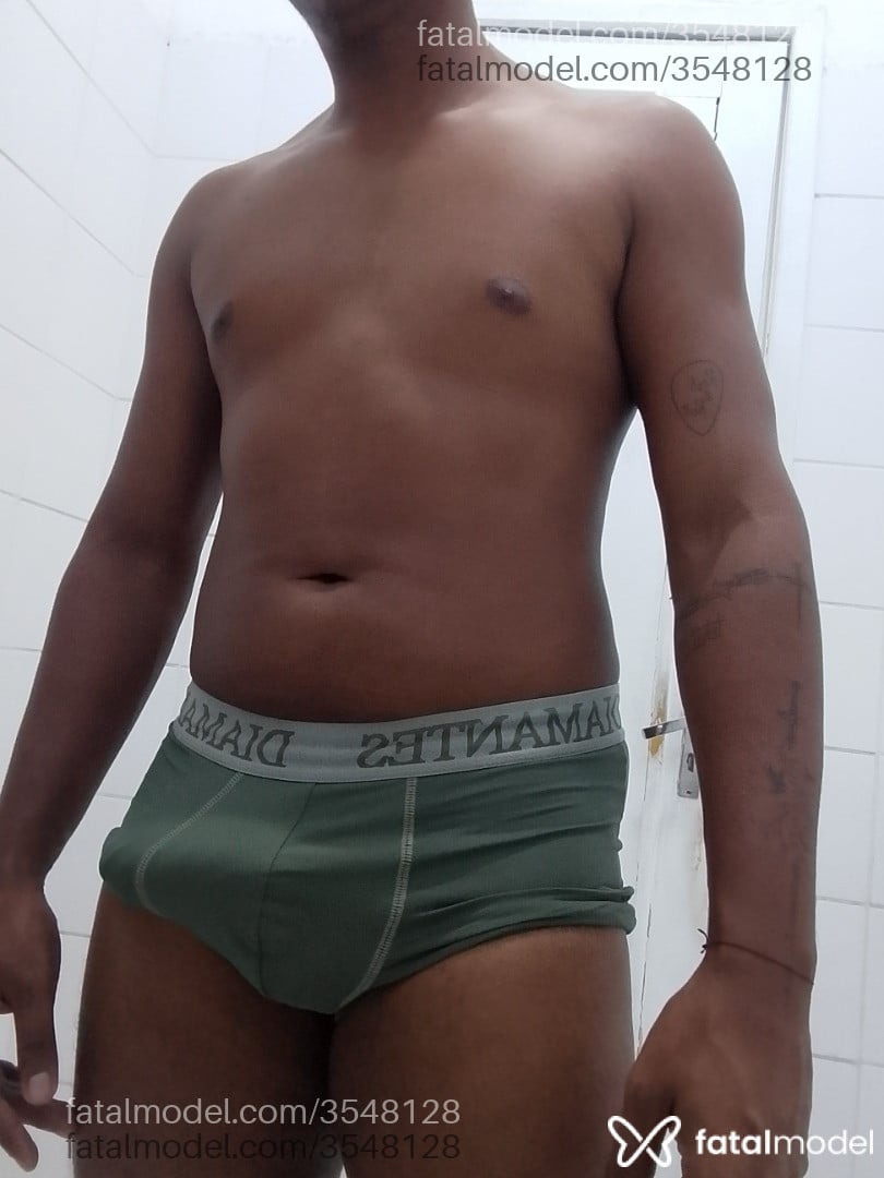 Acompanhante homem morena (o) de olhos pretos - Gutto