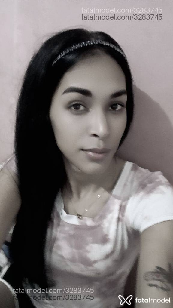 Acompanhante mulher trans morena (o) de olhos castanhos - Clau