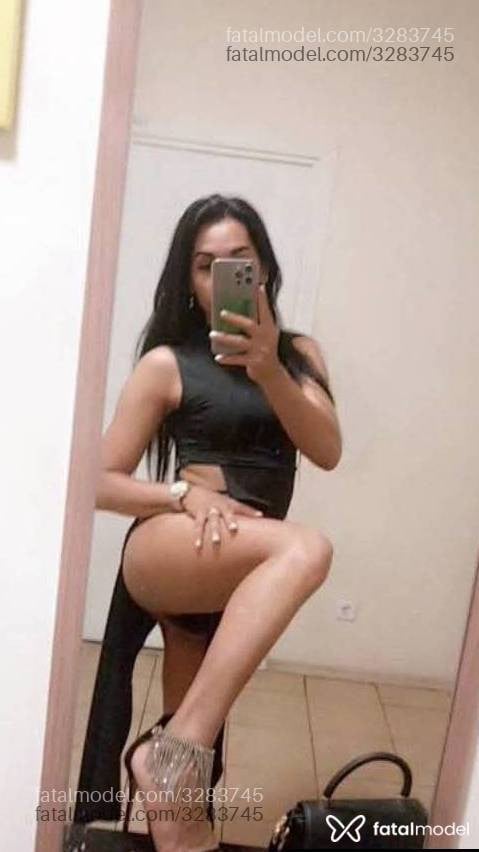 Acompanhante mulher trans morena (o) de olhos castanhos - Clau