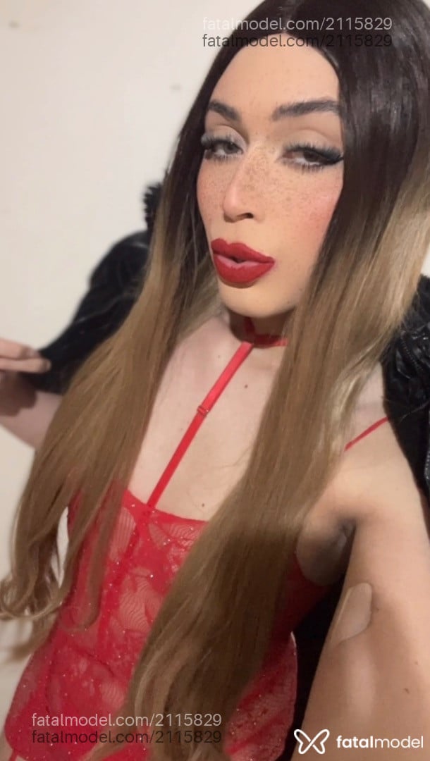 Acompanhante mulher trans morena (o) de olhos mel - Bianca Castelli