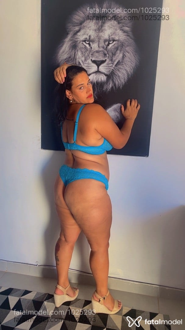 Acompanhante mulher morena (o) de olhos castanhos - Vanessa Monteiro