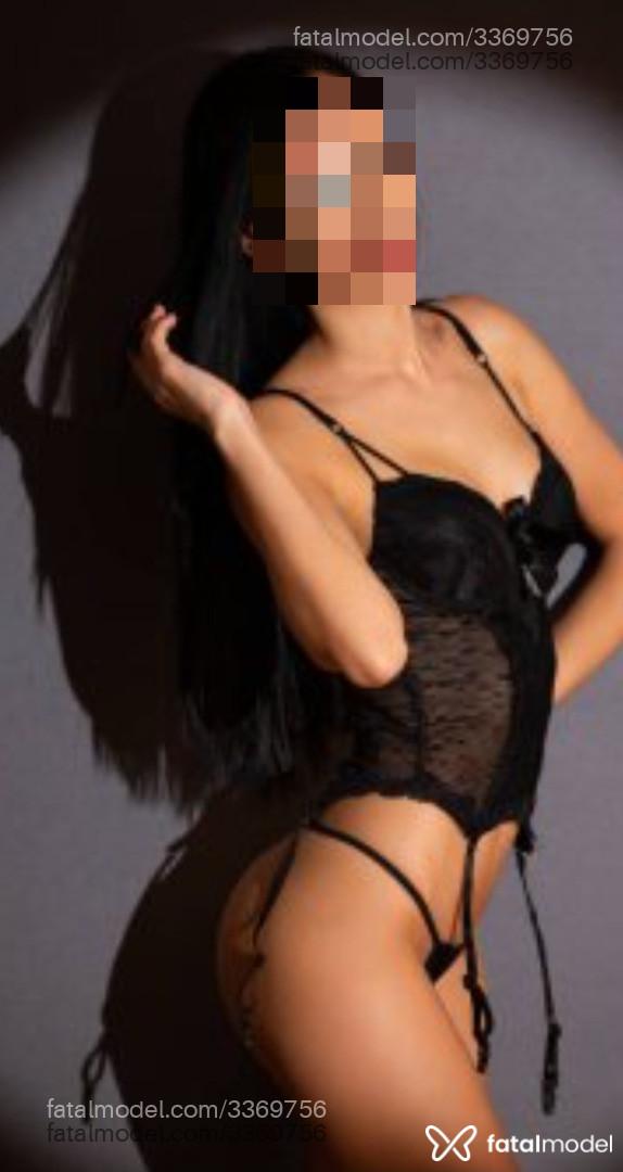 Acompanhante mulher morena (o) de olhos pretos - Bianca