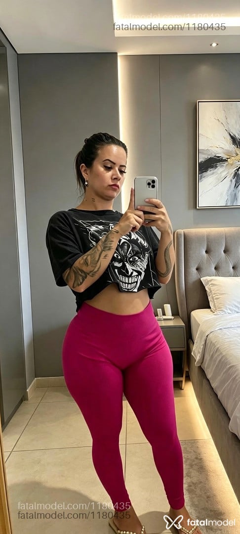 Acompanhante mulher morena (o) de olhos castanhos - Aline Firee
