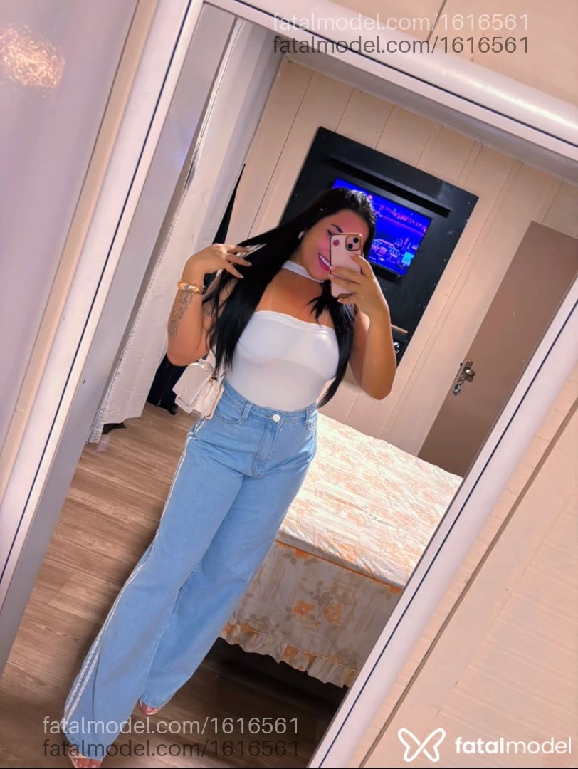 Acompanhante mulher morena (o) de olhos mel - Lays Correia