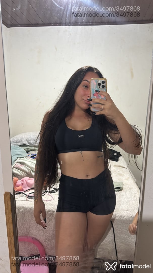 Acompanhante mulher morena (o) de olhos castanhos - Gio