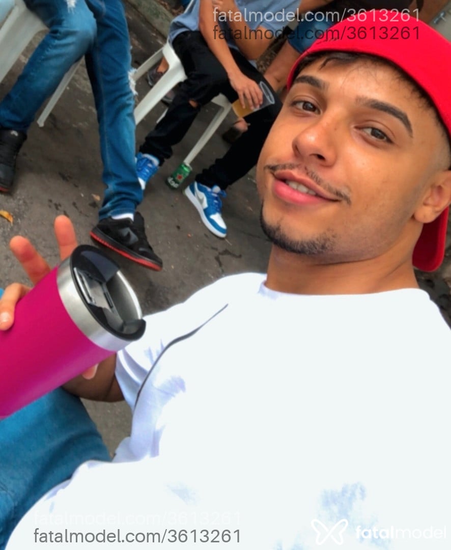 Acompanhante homem morena (o) de olhos castanhos - Bruno