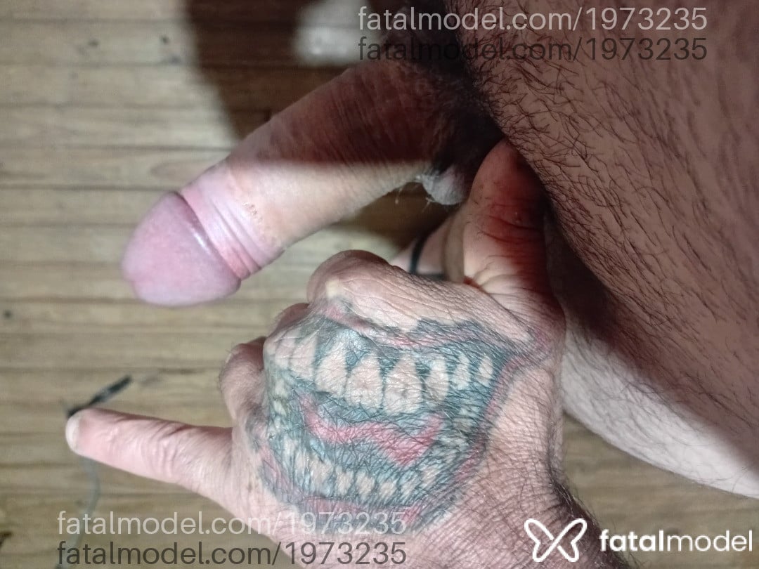 Acompanhante homem com cabelo castanho de olhos castanhos - Roberto Carlos