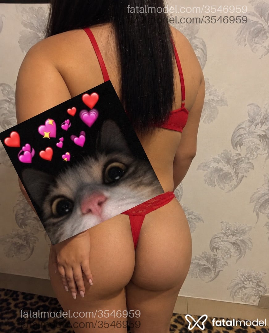 Acompanhante mulher morena (o) de olhos pretos - Evillyn Alves