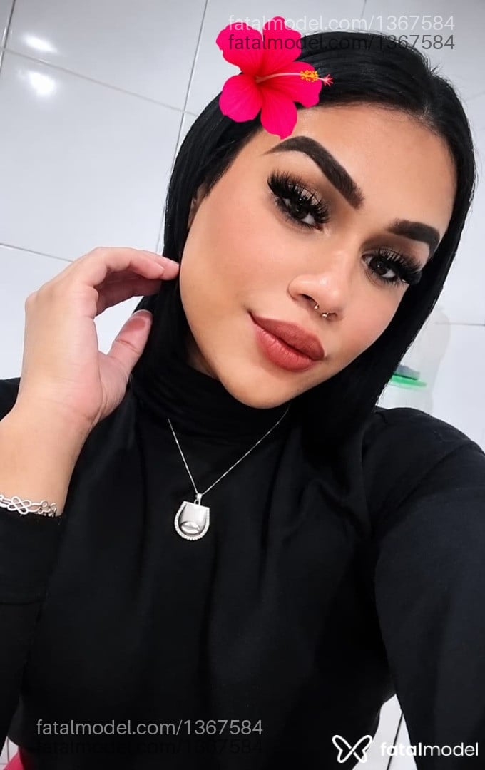 Acompanhante mulher trans morena (o) de olhos mel - Anne Martinelli