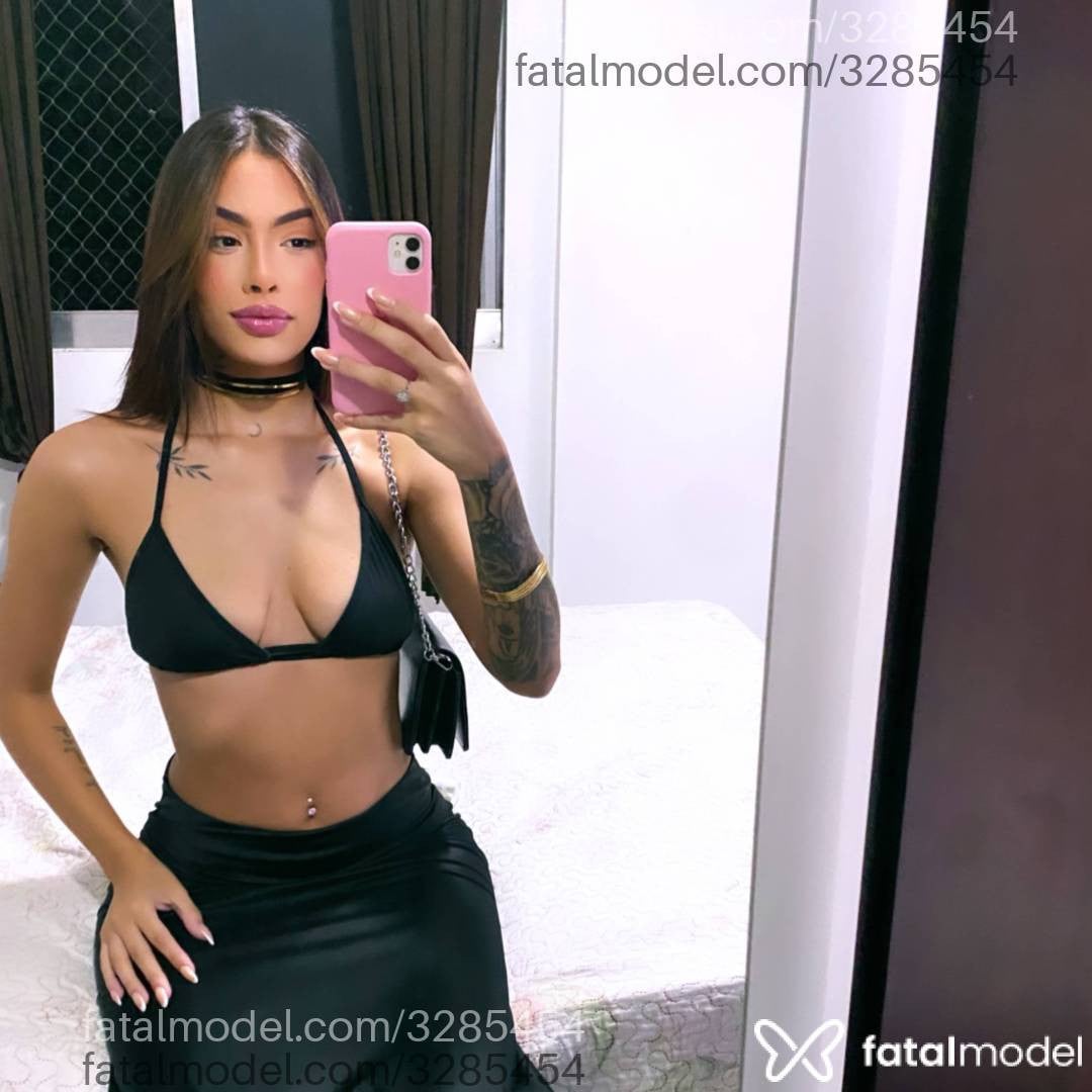Acompanhante mulher com cabelo castanho de olhos mel - Manuela