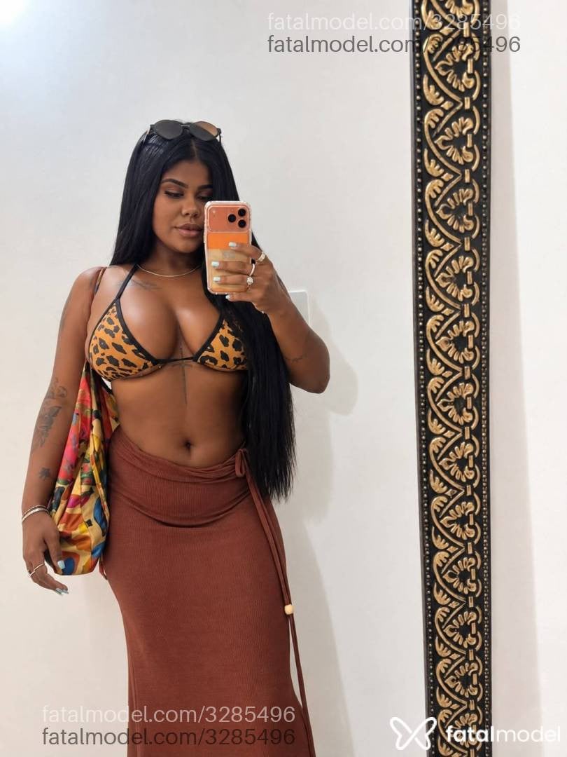 Acompanhante mulher morena (o) de olhos pretos - Brenda Assis