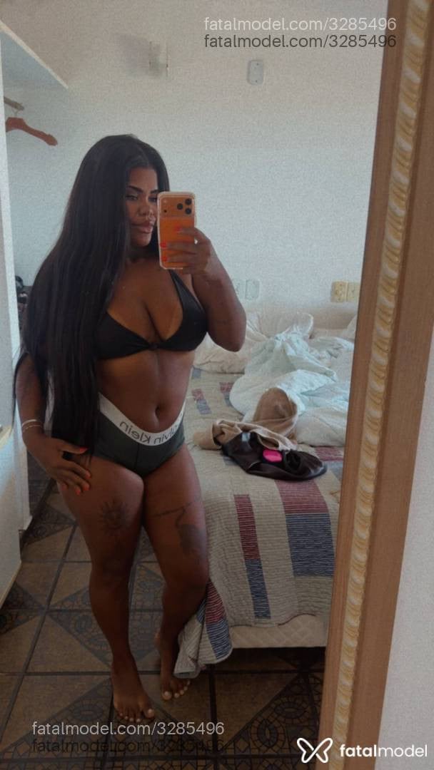 Acompanhante mulher morena (o) de olhos pretos - Brenda Assis
