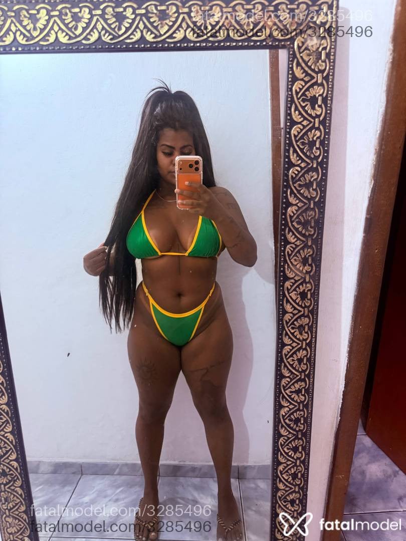Acompanhante mulher morena (o) de olhos pretos - Brenda Assis