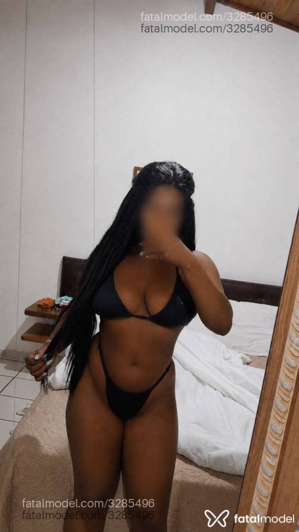 Acompanhante mulher morena (o) de olhos pretos - Brenda Assis