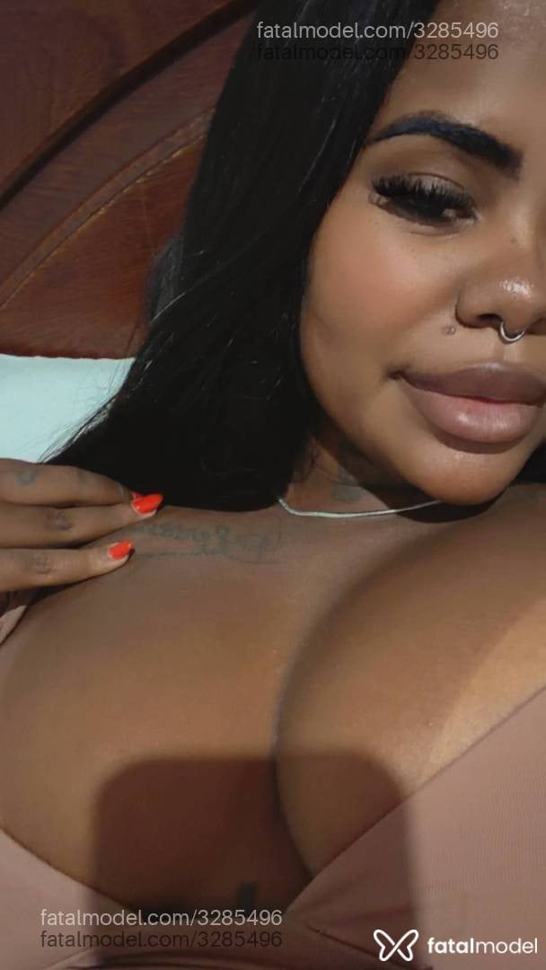 Acompanhante mulher morena (o) de olhos pretos - Brenda Assis